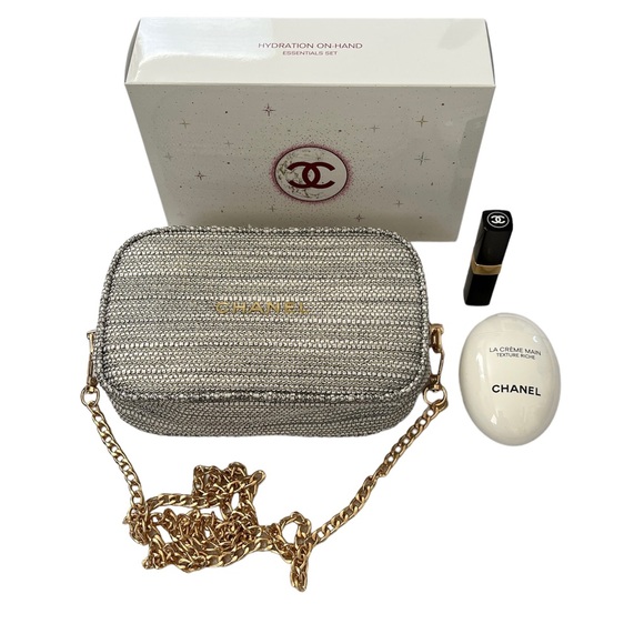 Brand New Chanel Beauty holiday limited edition cosmetic bag